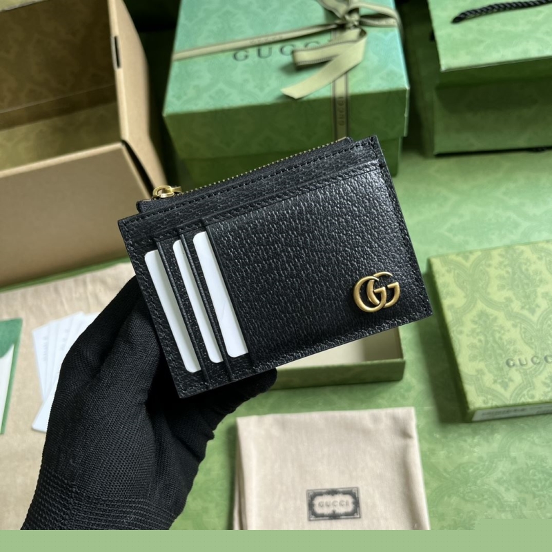 G*u*i wallets & purse